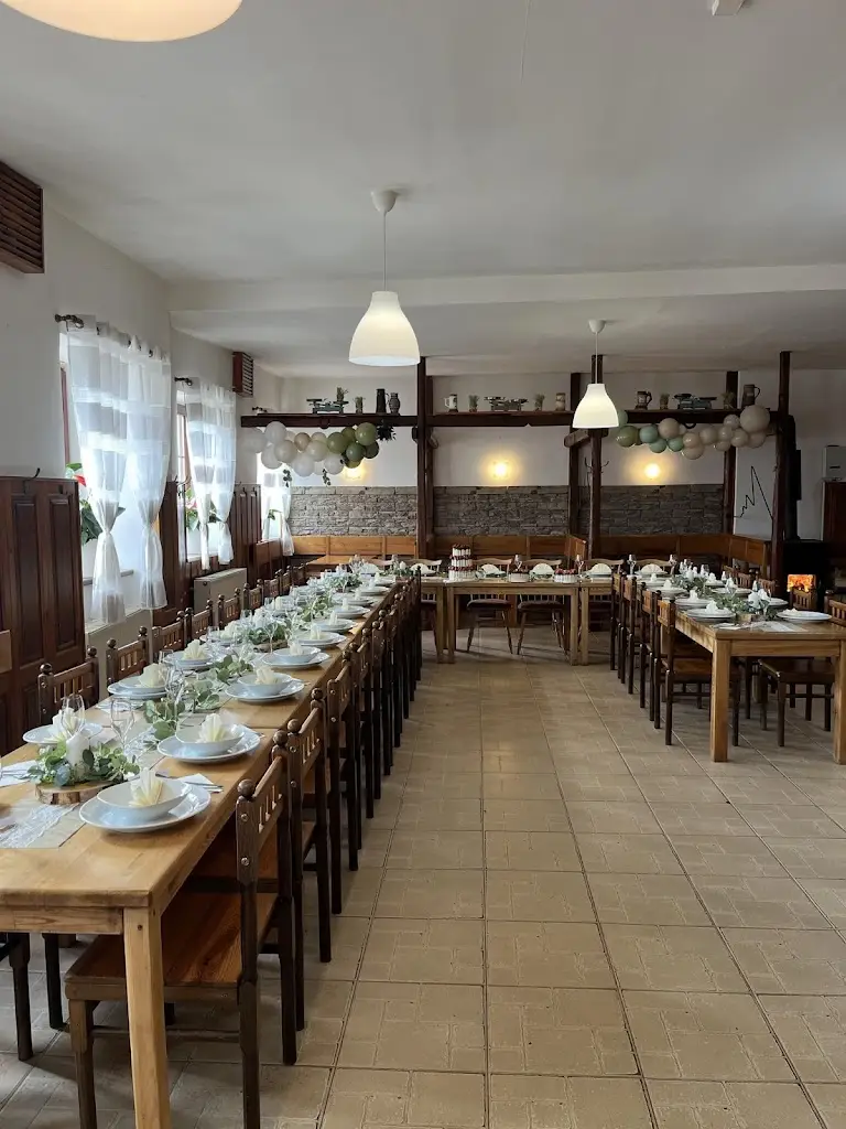 Restaurace u Sehnalů restaurant in Lázně Bělohrad