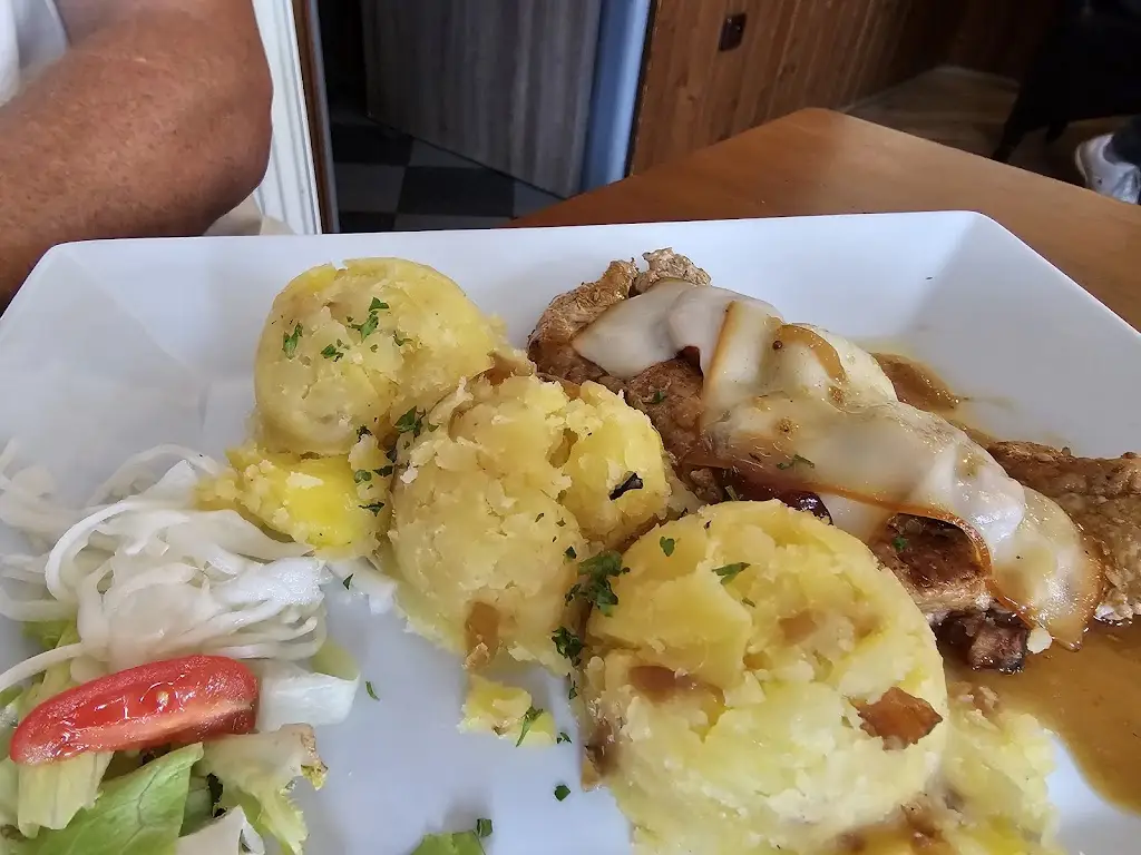 Martina Srbová_Restaurace Na Mostě_Lázně Bělohrad_recensione