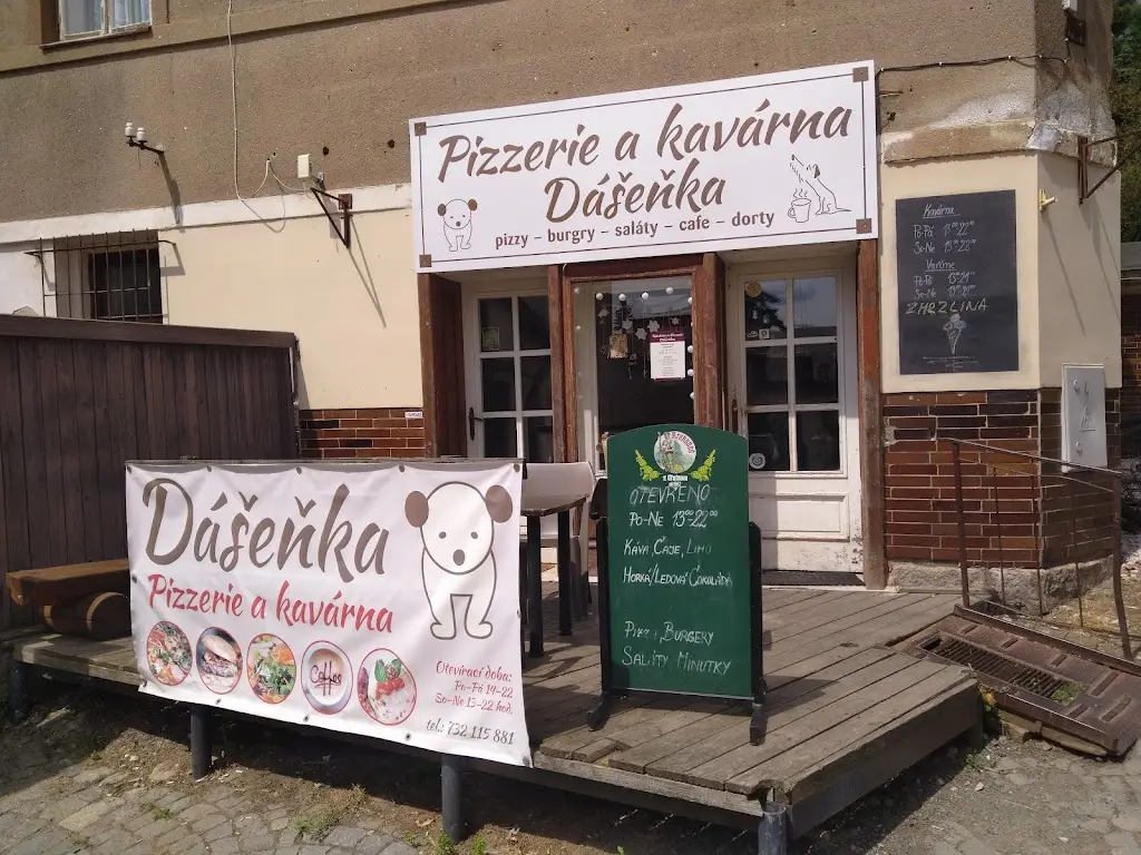 Pizzerie a kavárna Dášeňka restaurant in Malé Svatoňovice