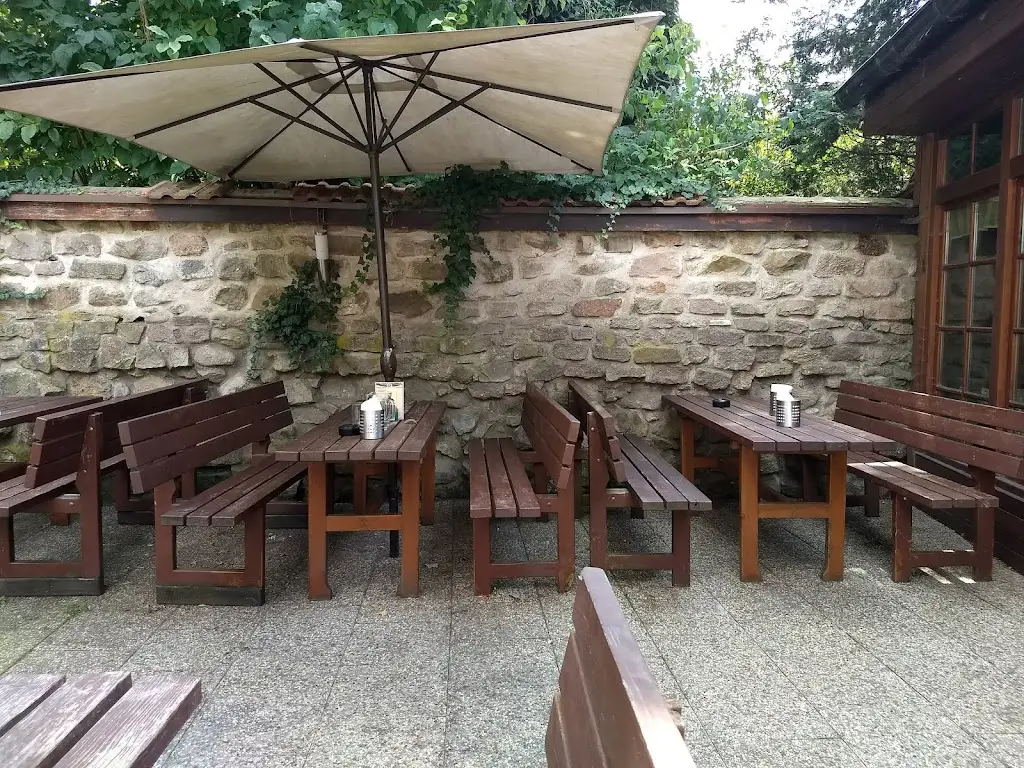 SALAMANDR | RESTAURACE A PENSION restaurant in Malé Svatoňovice