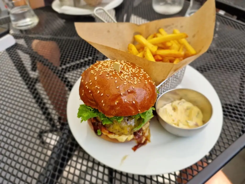 Nave two_Goodies restaurace_Jičín_review