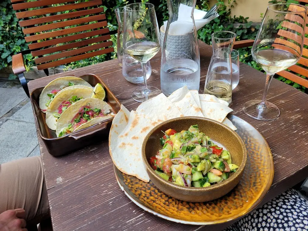 Gise van den Wildenberg_Caffé Bunny_Jičín_review