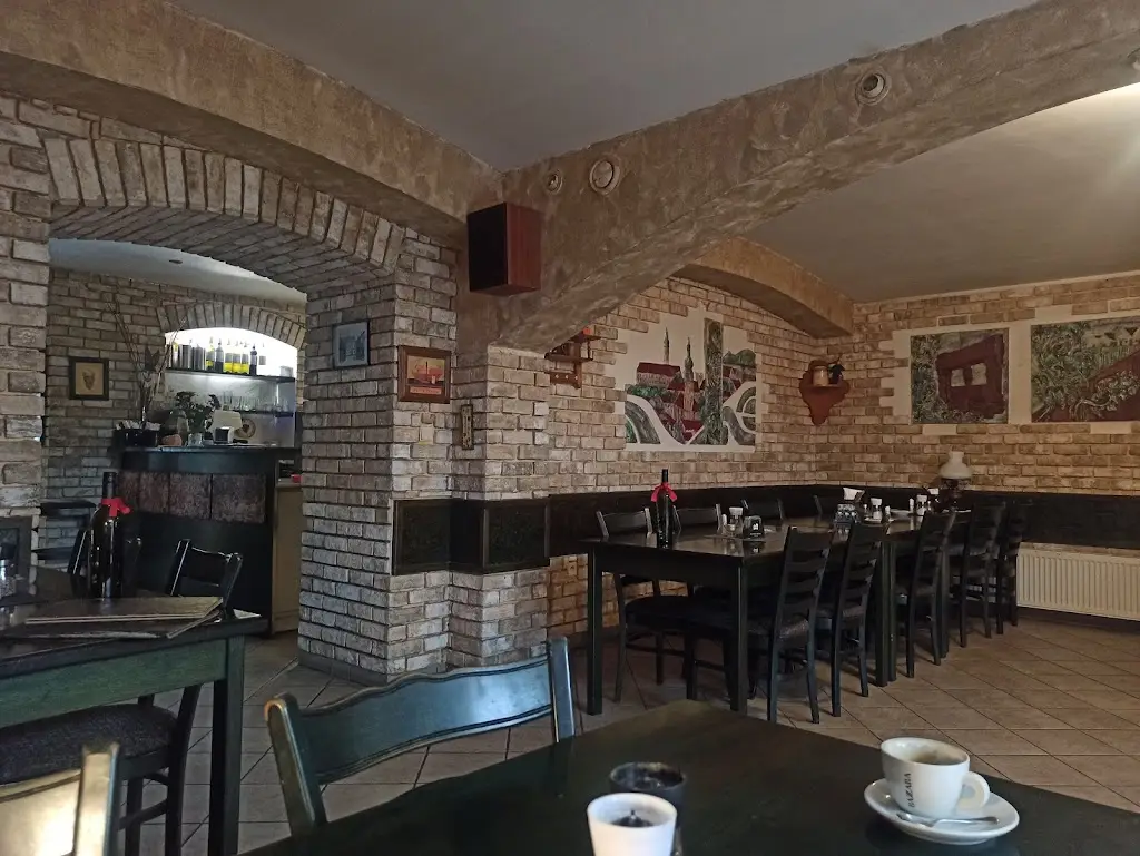 Restaurace Mikulovská vinárna_Jičín_slider_image_1