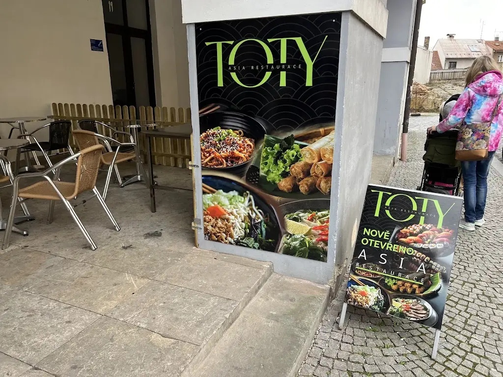 Tomáš Rokos_TOTY Asian restaurant_Jičín_review