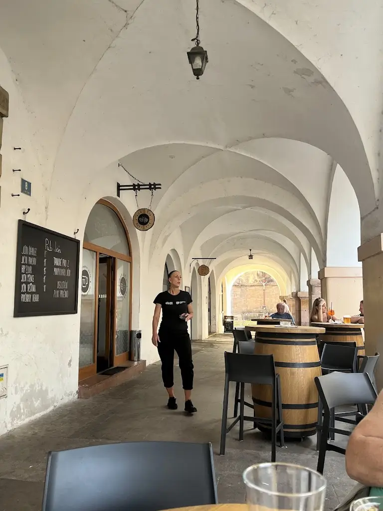 Lenka Novotná_Pub Jičín_Jičín_review
