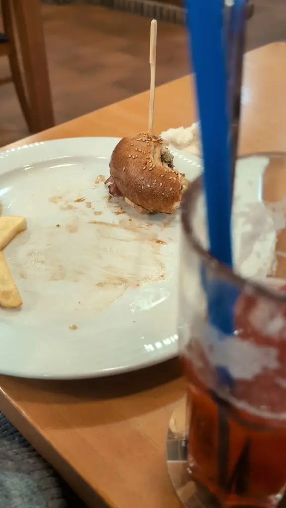 Katya Alifirenko_Restaurant Pizzeria Milano_Frymburk_review