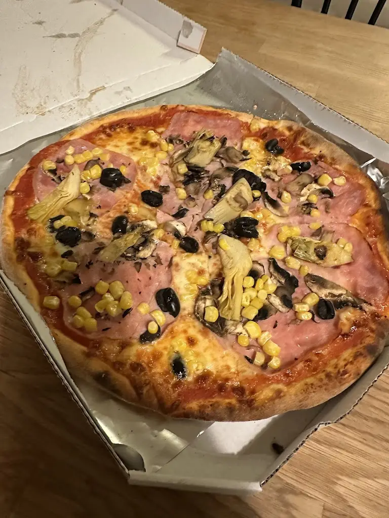 Paweł_Restaurant Pizzeria Milano_Frymburk_review