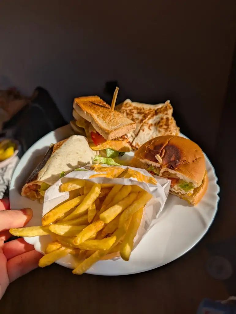 Michal Jor_CHICKEN BAR JIČÍN - rozvoz jídla_Jičín_review