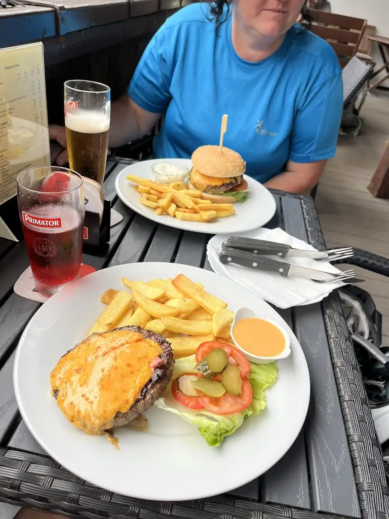 Adéla Rázlová_Čertovka - Peklo_Náchod_review