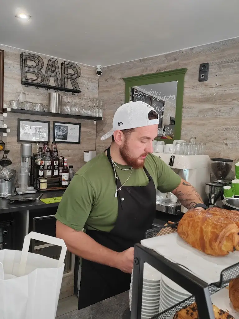 Martina Iblova_Holiday Bistro_Nový Bydžov_review