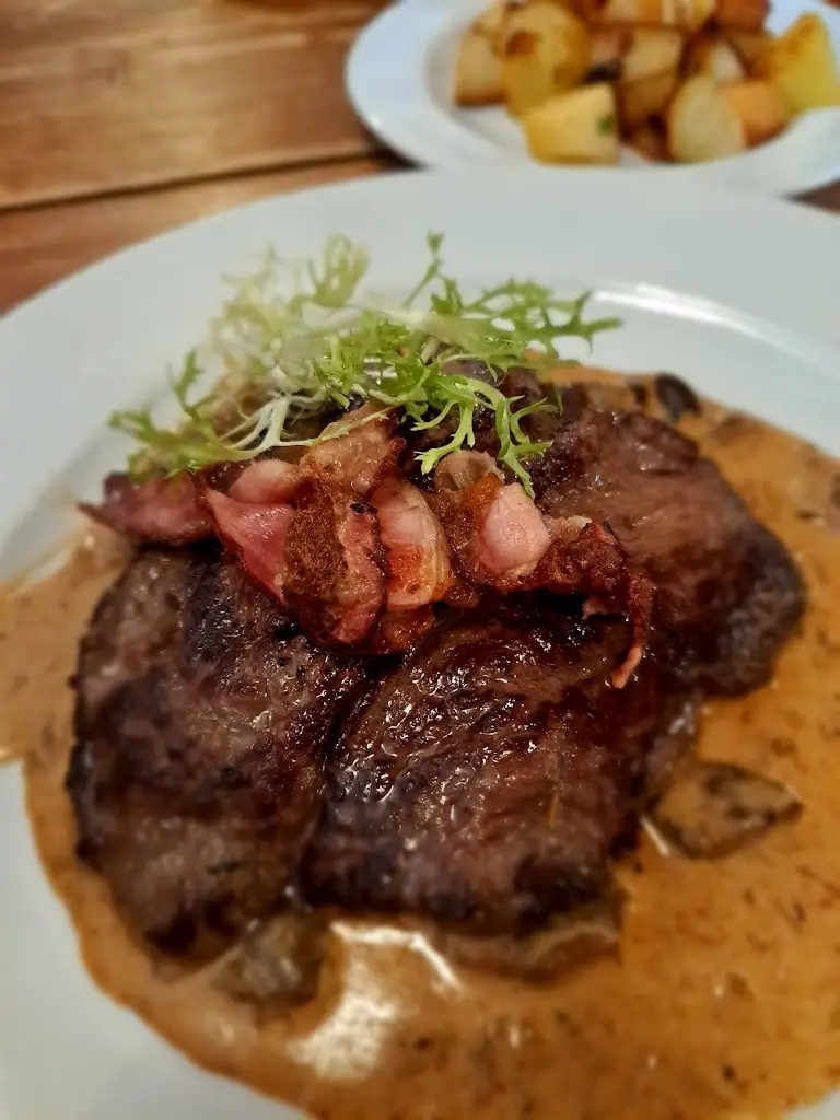 Petra Bachrata_Restaurant Na Statku_Okres Hradec Králové_review