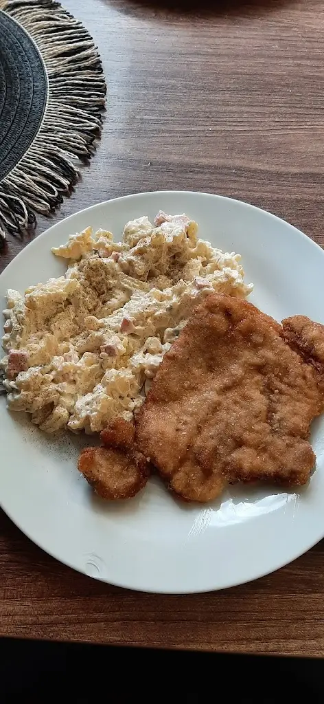 Pavel Nápravník_Hostinec u Škaldů_Nové Město nad Metují_review