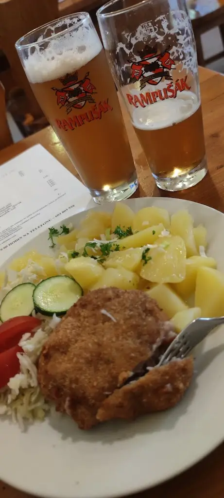 Valentin Vasilev_Nádražní restaurace U Paragána_Nové Město nad Metují_review