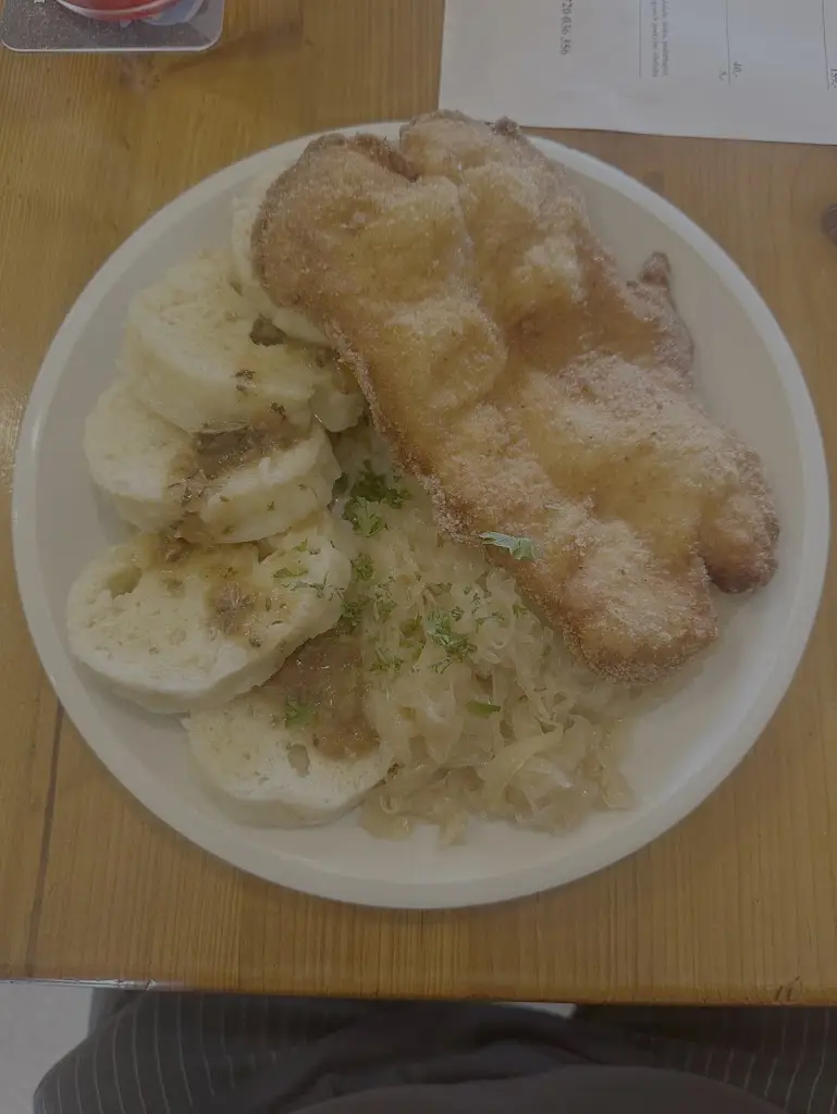 Jan Kavan_Nádražní restaurace U Paragána_Nové Město nad Metují_review