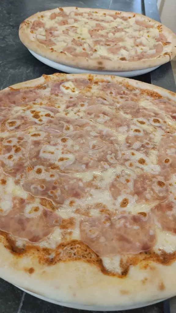 Pizza Alberto_Nové Město nad Metují_slider_image_1