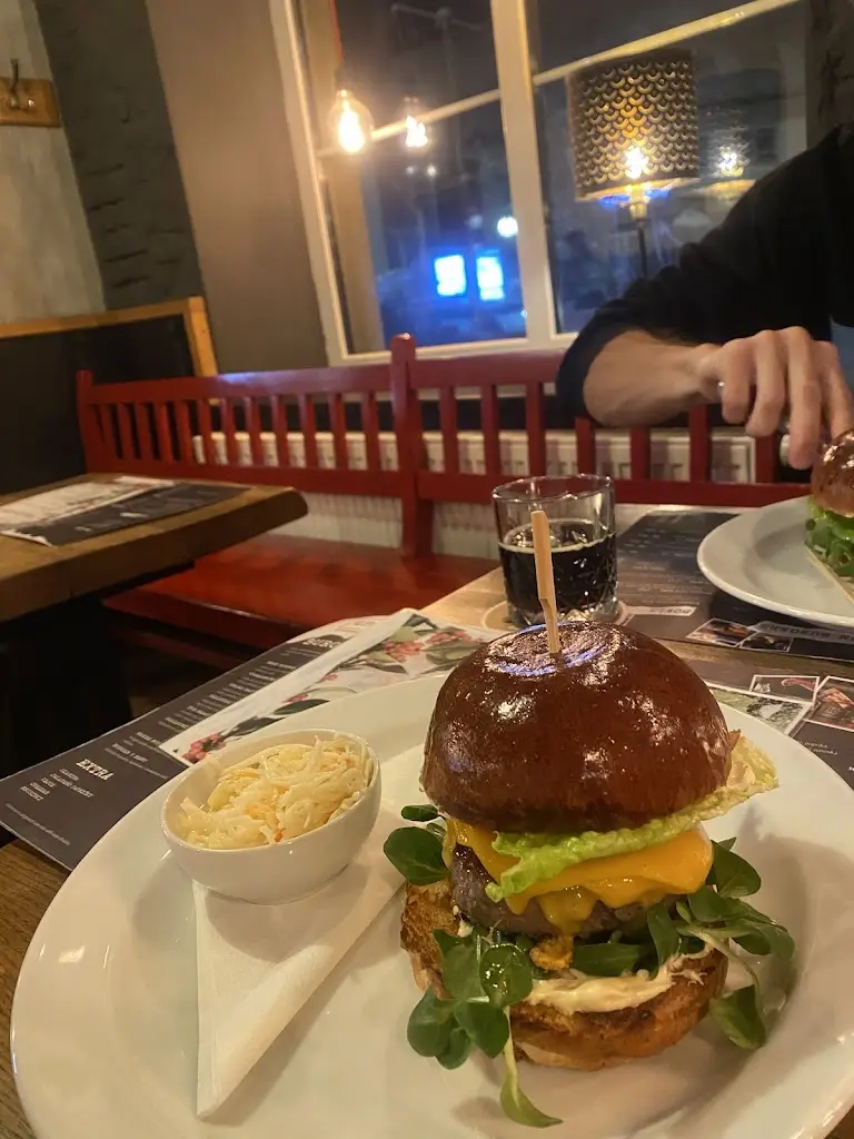 Karin S._FOLK BURGER_Nová Paka_review