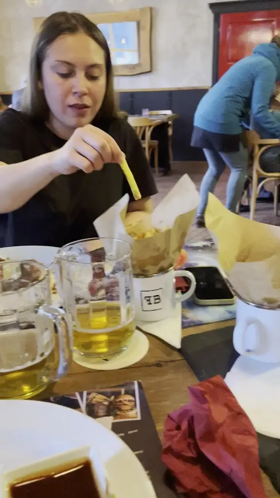 FOLK BURGER_Nová Paka_slider_image_2