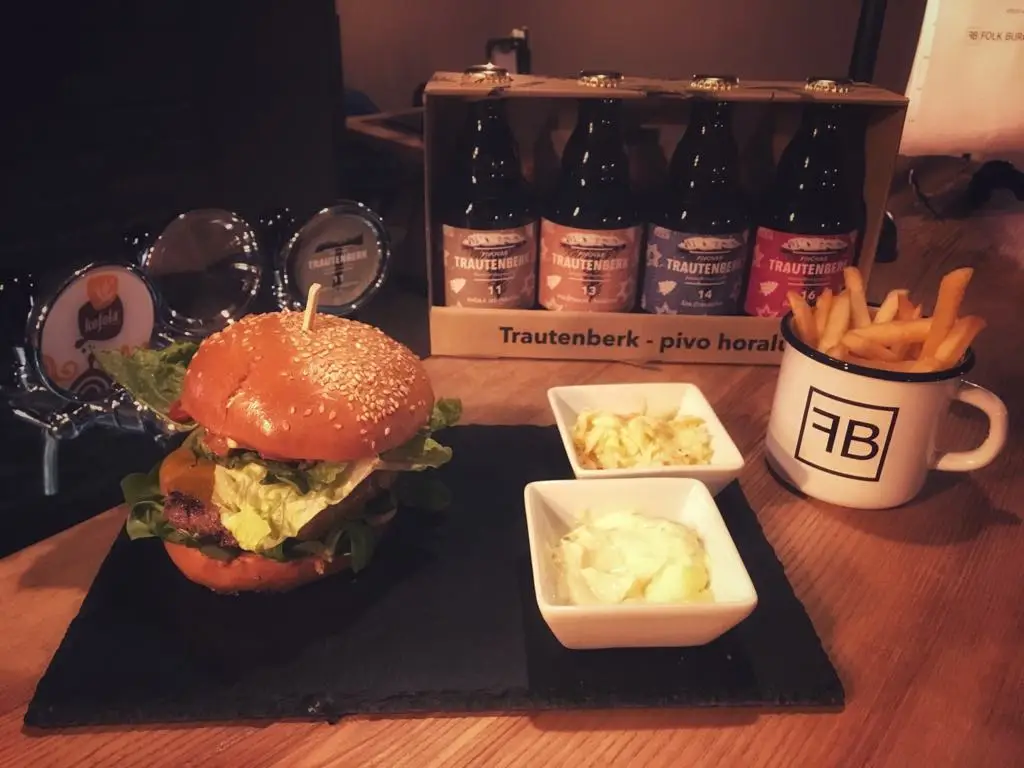 FOLK BURGER_Nová Paka_slider_image_3