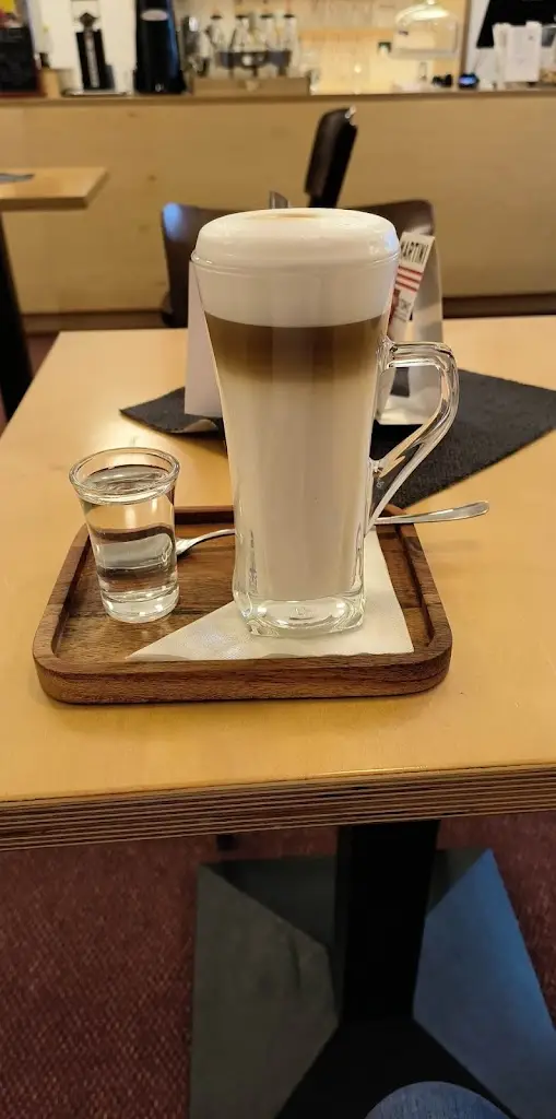 Roman Sirovy_Café Central_Nová Paka_review