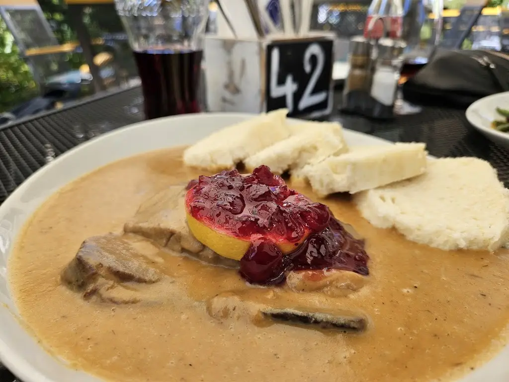 Admirál - Restaurace_Frymburk_slider_image_3