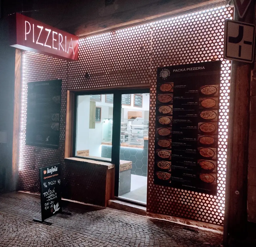 Packá Pizzeria_Nová Paka_slider_image_1