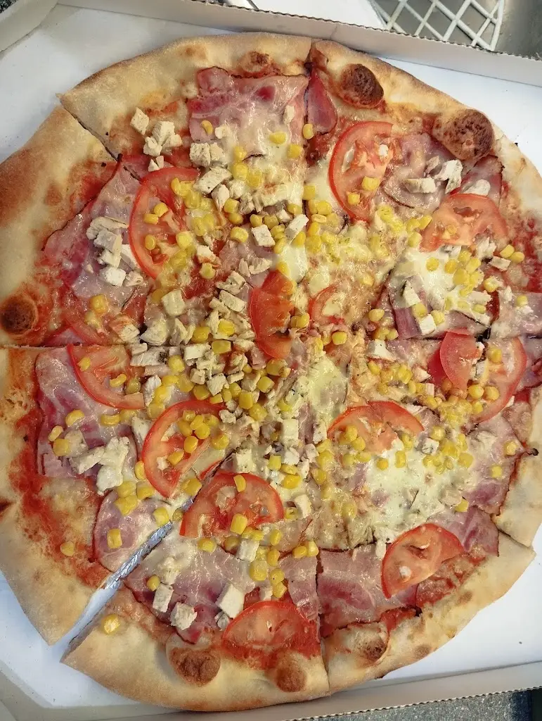 marie goldová_Pizza Fredy_Nová Paka_review