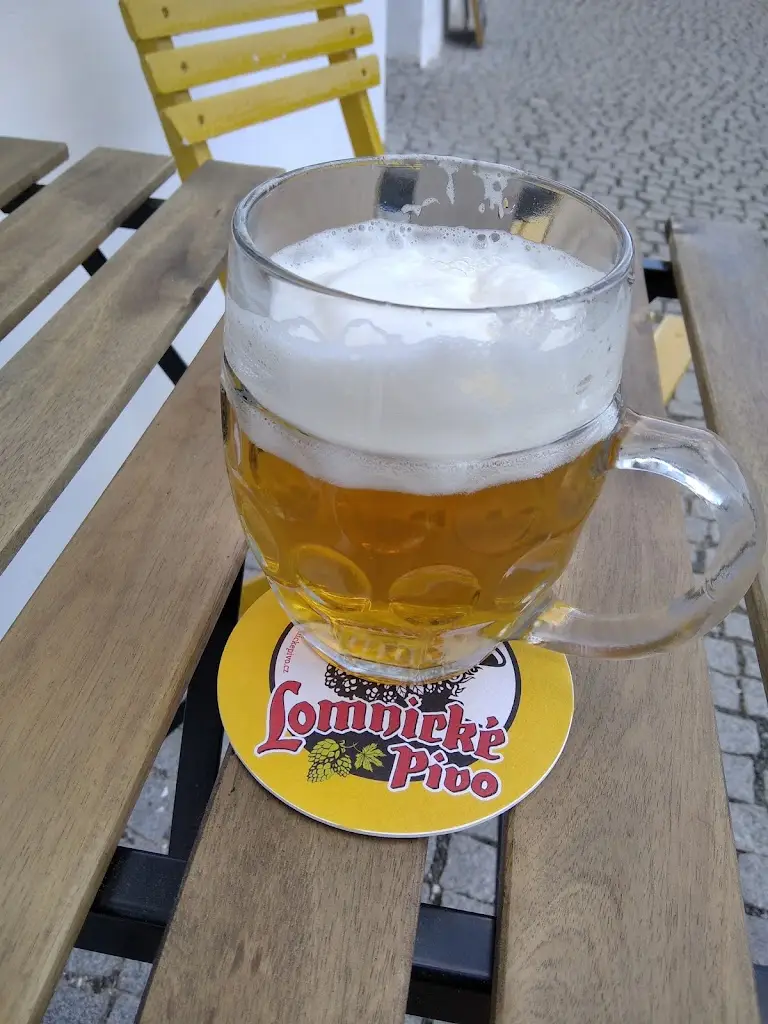 Milan Korbel_Kavárna Saky Paky_Nová Paka_review