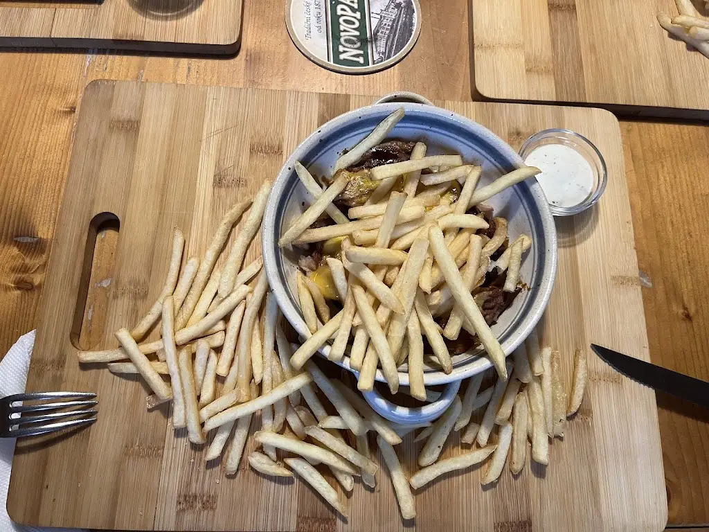 Václav Šimůnek_Restaurace-penzion Staropacká Sokolovna_Nová Paka_review