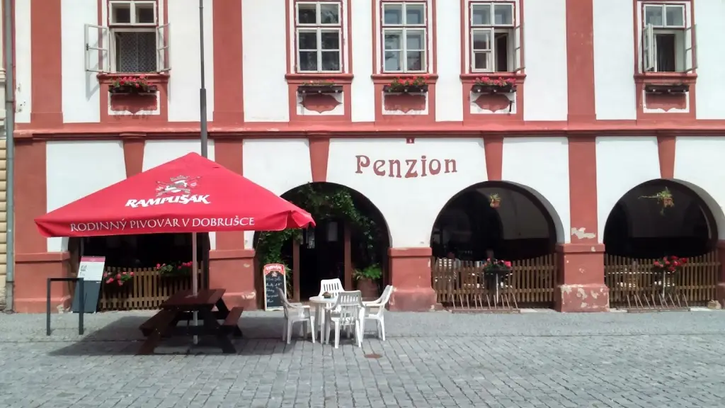 Restaurace Podloubí restaurant in Opočno