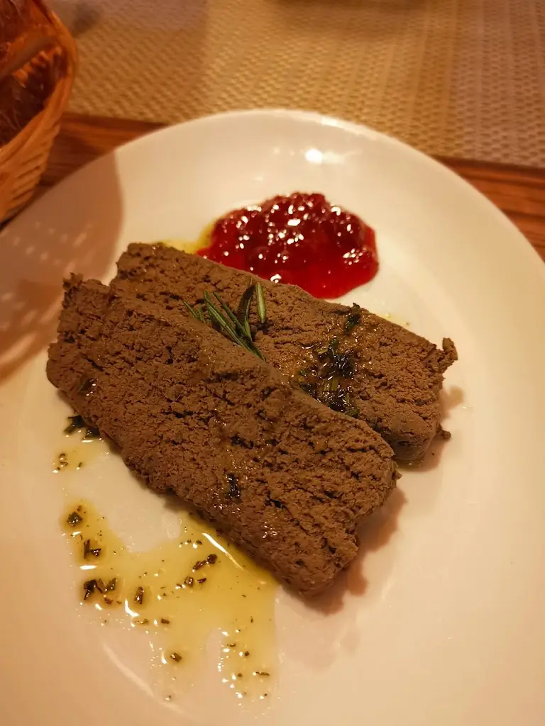 Vojtěch Vacátko_Modrý domek_Opočno_review