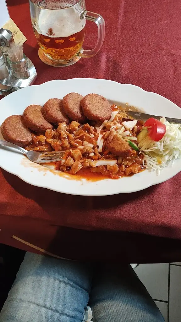 Ma So_Restaurace JAF_Frymburk_recensione