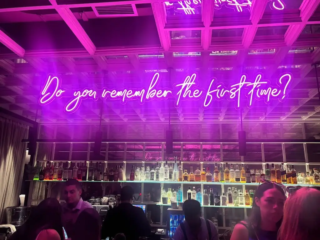 Louise Mulhern_Perrachica_Pecka_review