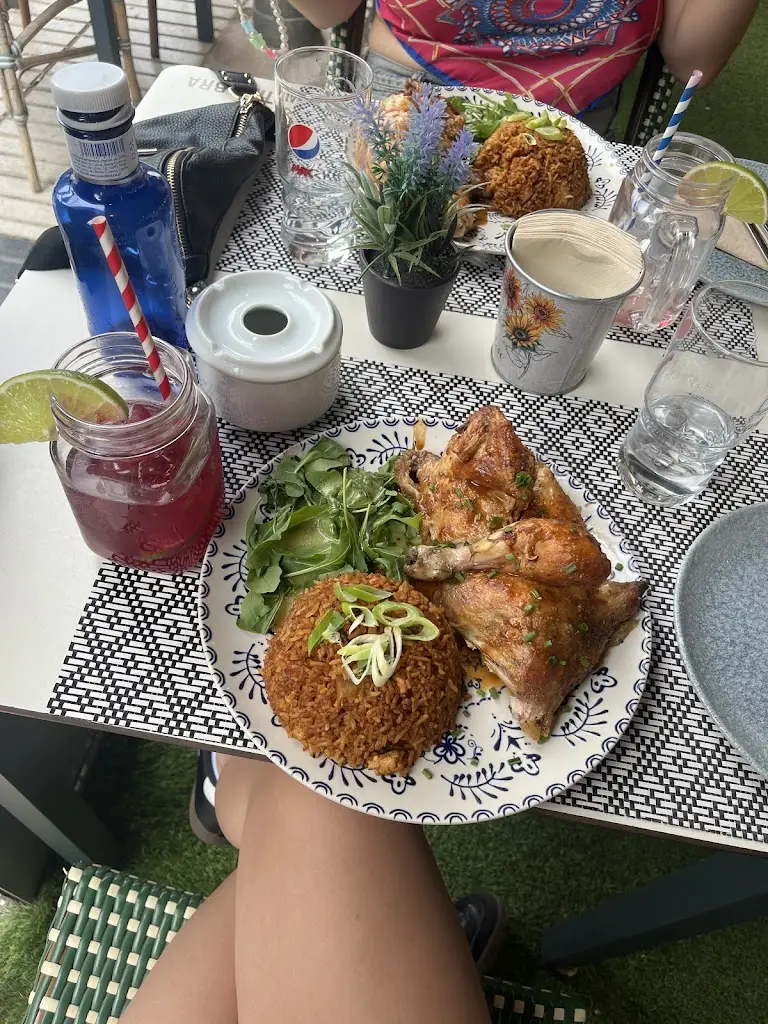 Camila Escobar_Le Coq_Pecka_review