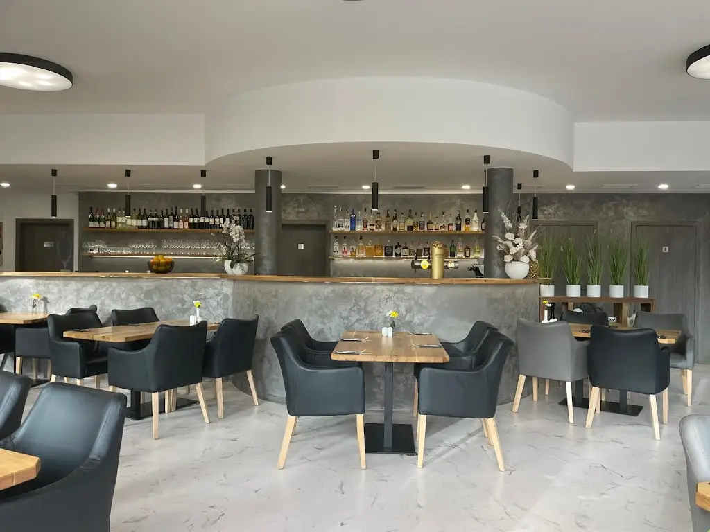 Alvazo Grill & Restaurant ristorante a Okres Trutnov