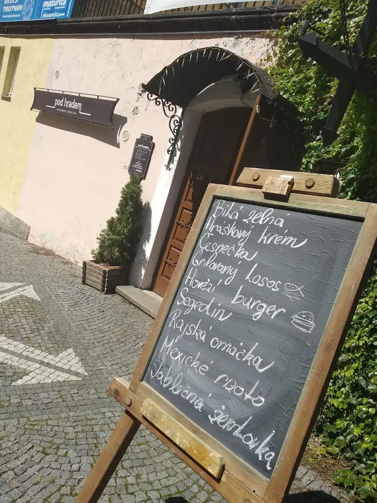 Menu_Restaurace a music bar Pod Hradem_Okres Trutnov_image_1