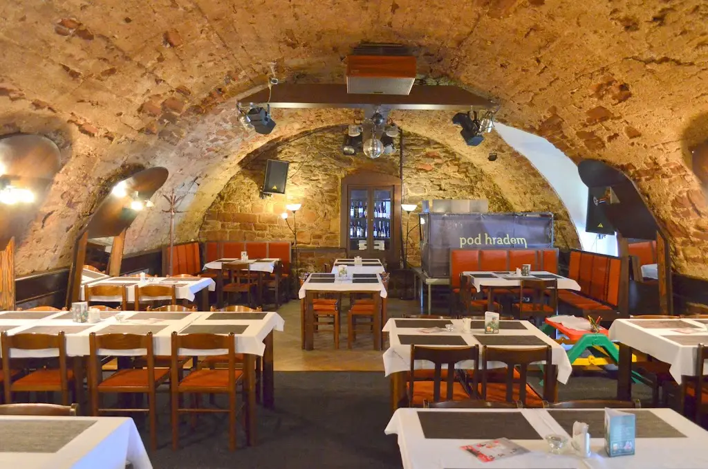 Restaurace a music bar Pod Hradem restaurant in Okres Trutnov