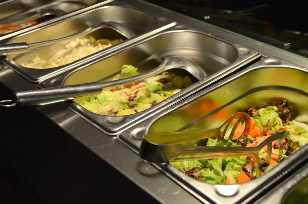 Restaurace a music bar Pod Hradem_Okres Trutnov_slider_image_2