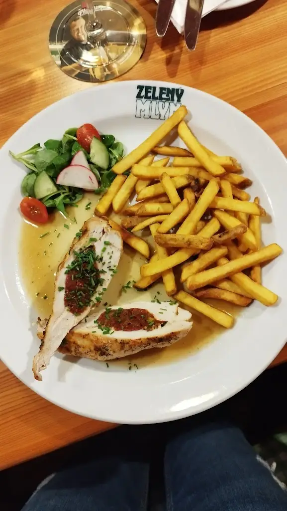 Iwona Zasada_Restaurace-Caf3 Zelený Mlýn_Okres Trutnov_review