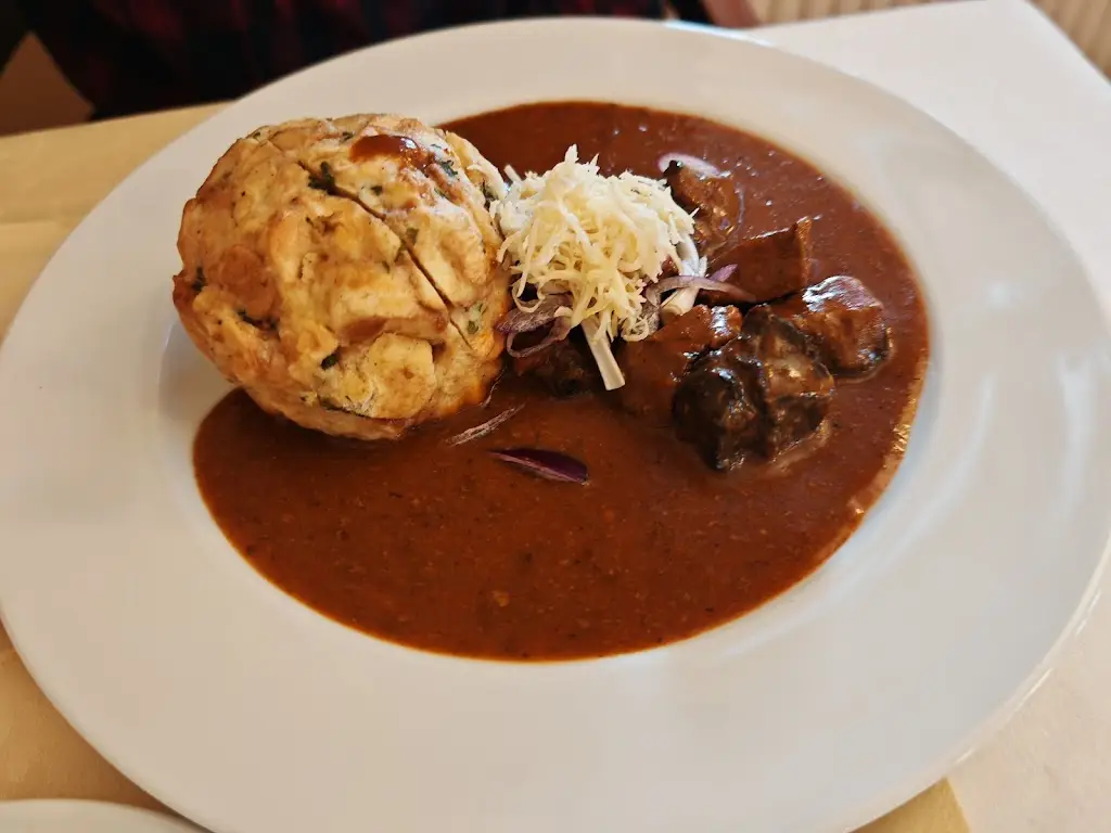 Restaurace Podhrad_Hluboká nad Vltavou_slider_image_3