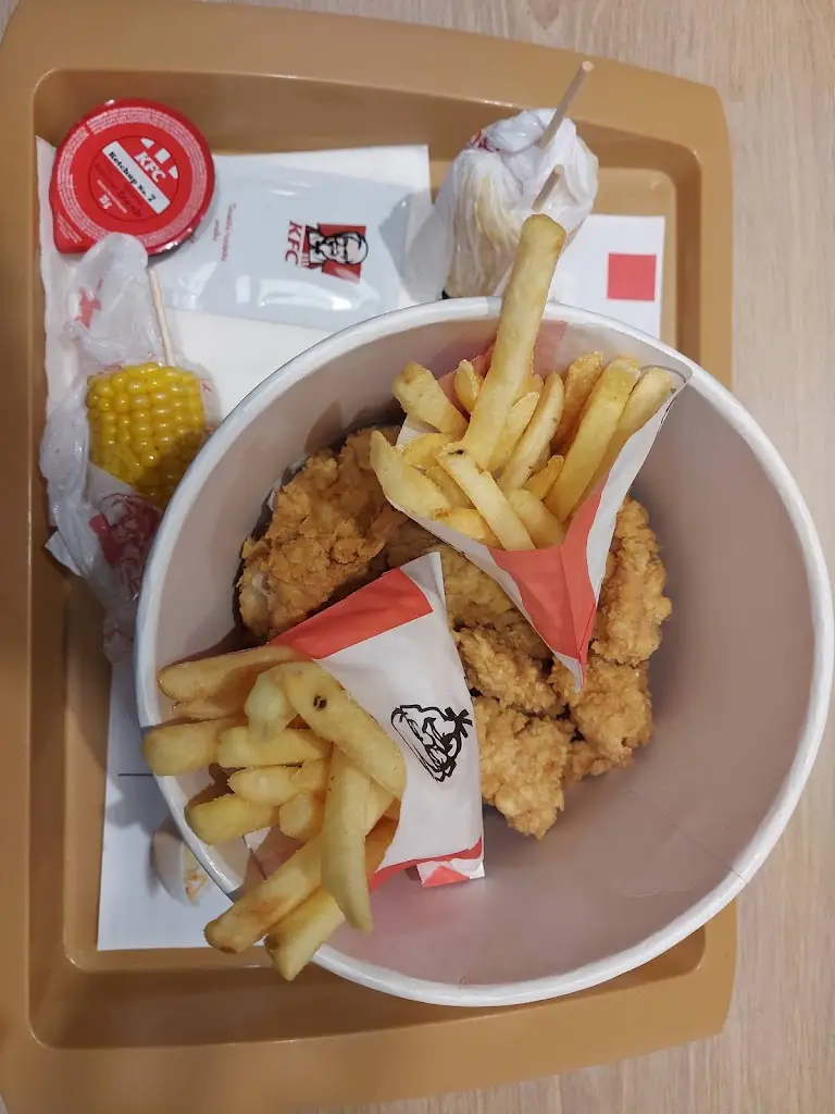 Petra Bachrata_KFC_Okres Trutnov_review