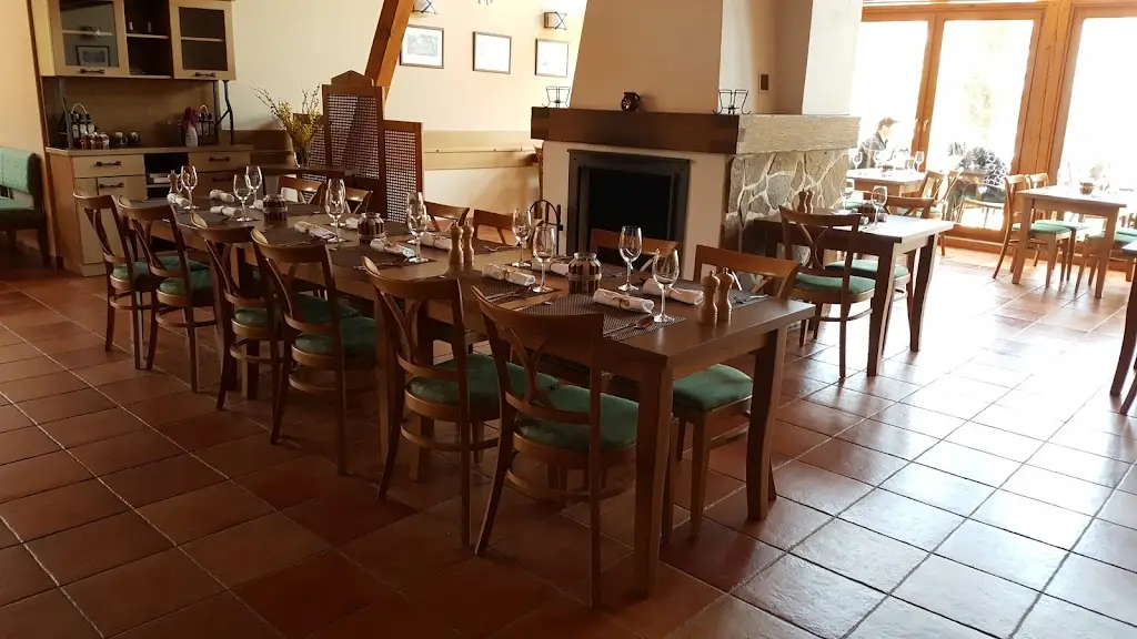 Restaurace Lovecká Chata ristorante a Hluboká nad Vltavou