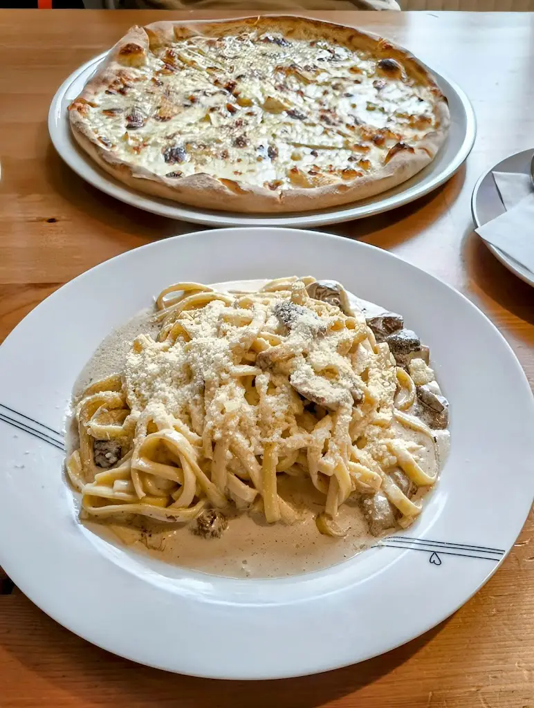 Příjmení “CuTe” Jméno_Pizzerie Janeba_Police nad Metují_review