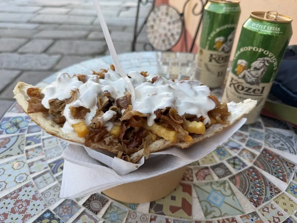 Emily Becker_Kebab-Us Rytmus_Blatná_review