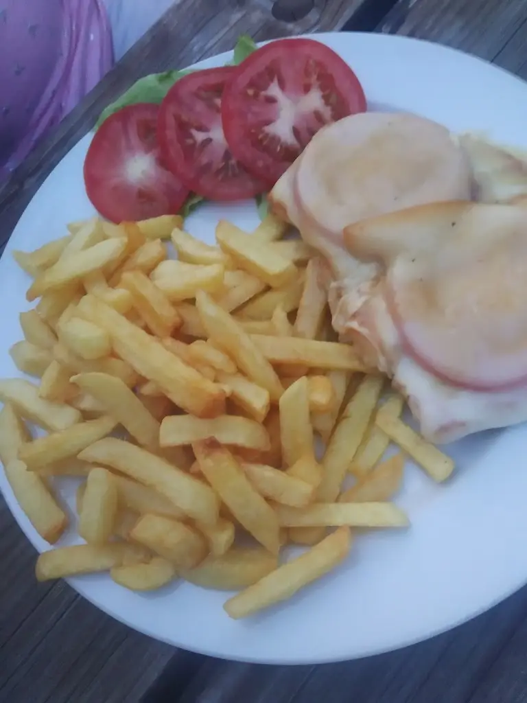 Vítězslav Foltýn_Obecní hostinec Provodov-Šonov_Provodov-Šonov_review