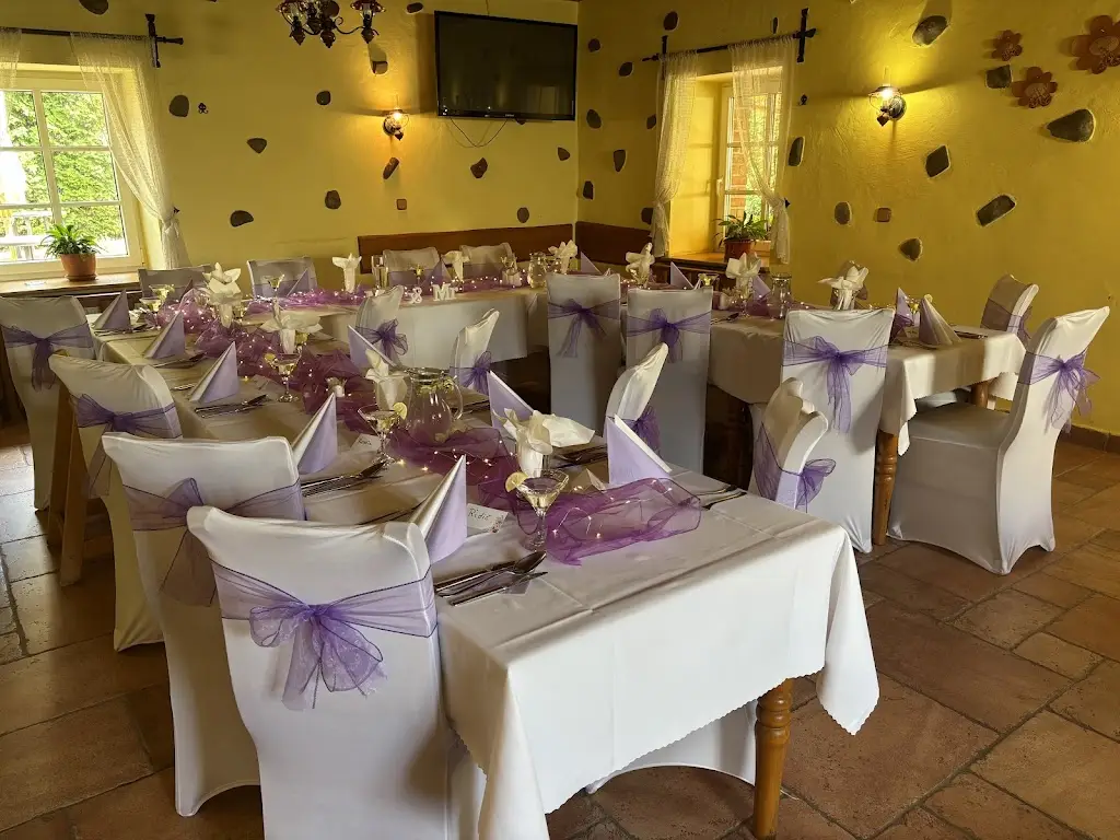 Restaurace Slezský dvůr restaurant in Radvanice