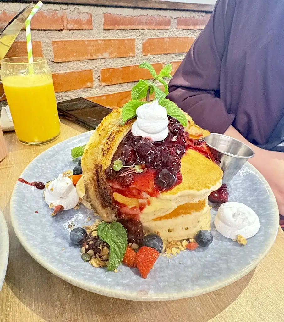 Naheed Ali_Brunchit_Rtyně v Podkrkonoší_review