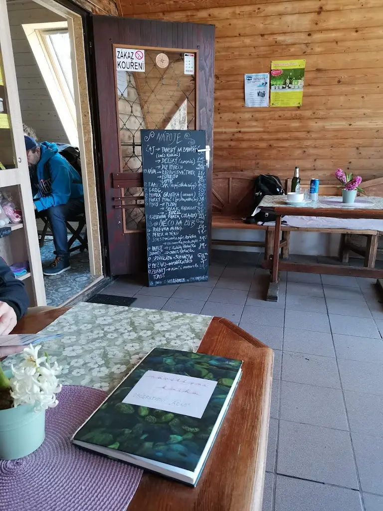 Petra Čábelková_Občerstvení 