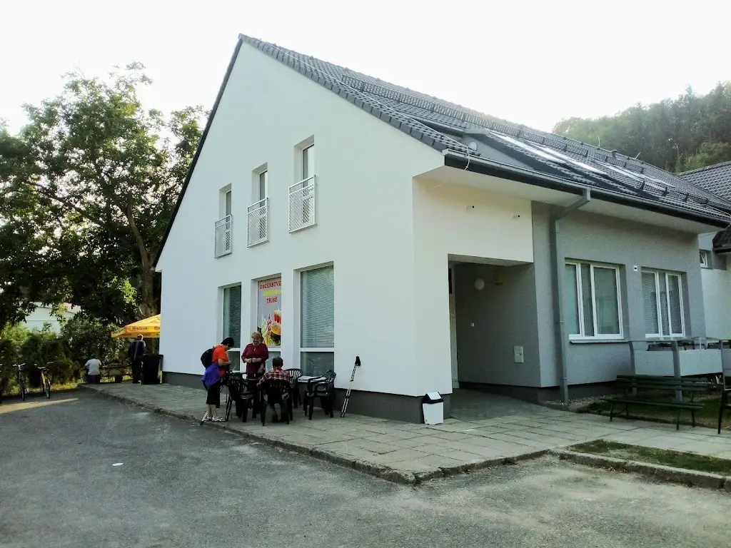 Irena Kučerová_Občerstvení Skuhrov_Skuhrov nad Bělou_review