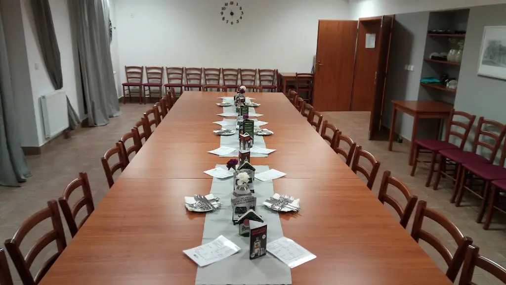 Petr Ulrich_Společenské centrum Skuhrov_Skuhrov nad Bělou_review