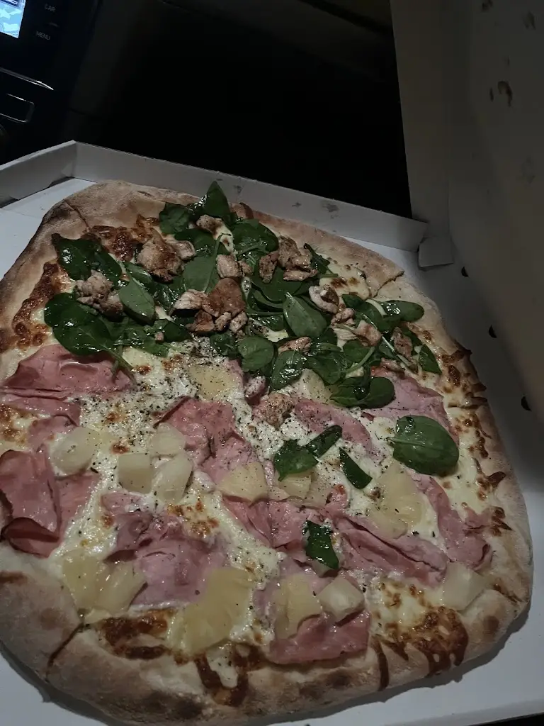 Vladislava Bartízalová_Pizzerie - Bistro Marek_Solnice_review